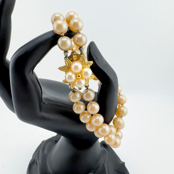 Vintage Double Strand Faux Pearl Bracelet Gold-Tone Starburst Clasp Timeless - Picture 2 of 8